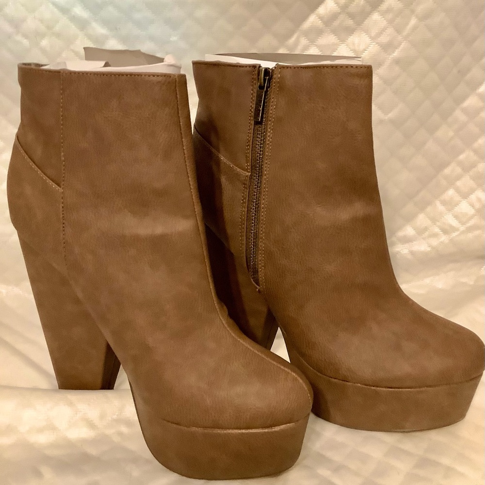NIB Michael Antonio “Matthew” Bootie Brown Cognac